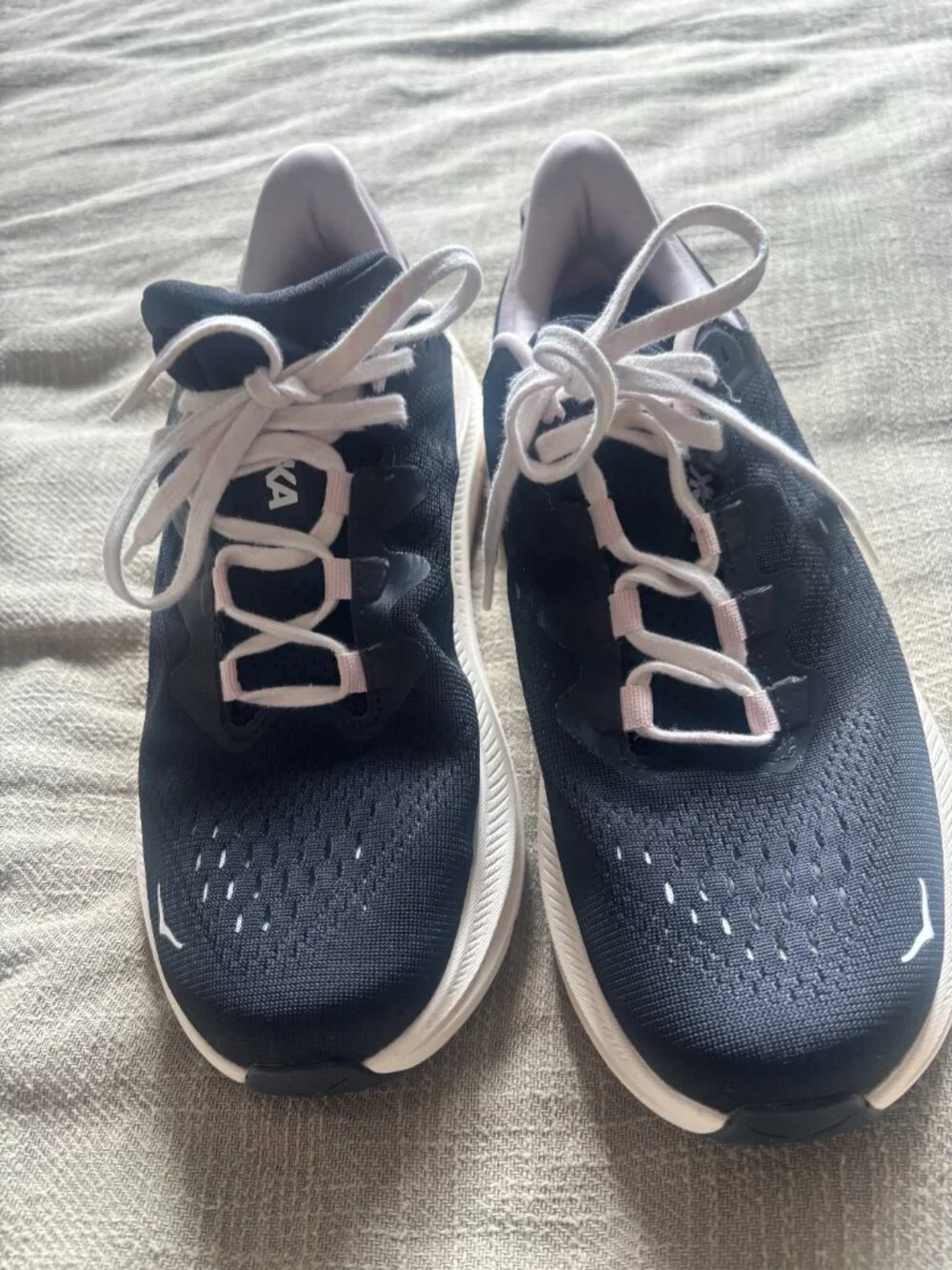 HOKA Kawana 2 Women’s 8.5 Black White Running Shoes